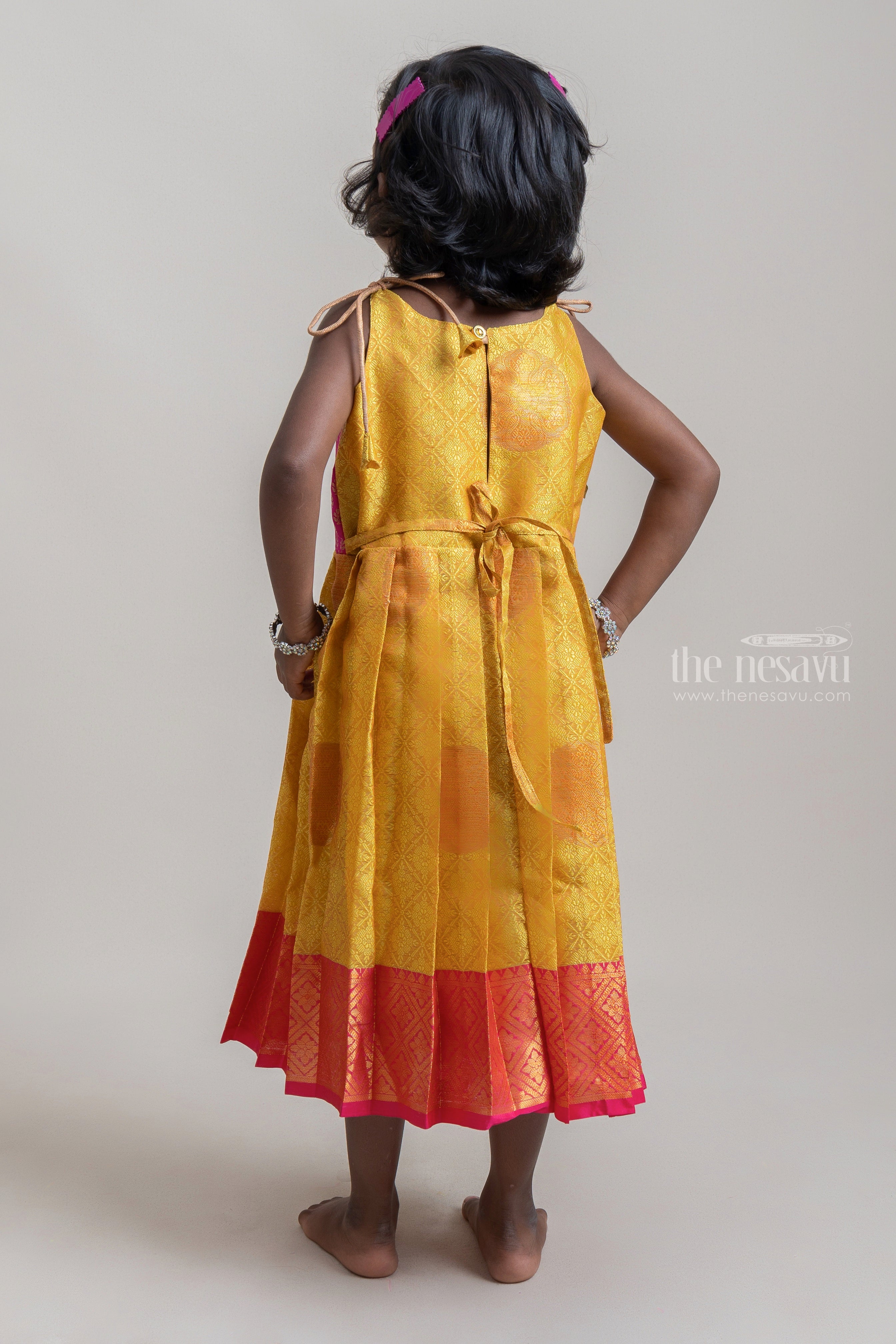 2022 Unique Diwali Dresses For Girls.